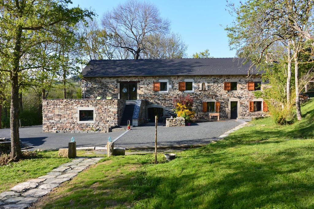 Chambre D'Hotes Aux Pays Des Sucs Saint-Hostien Екстериор снимка